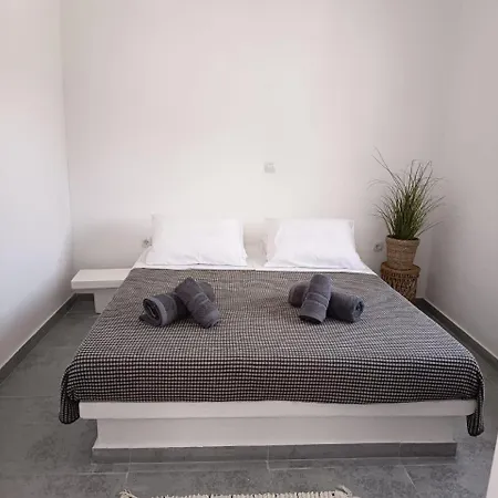 Lefkes Beach Suite * Kythnos