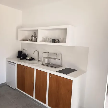 Lefkes Beach Suite Apartment