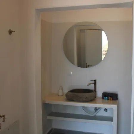 Lefkes Beach Suite Apartment *